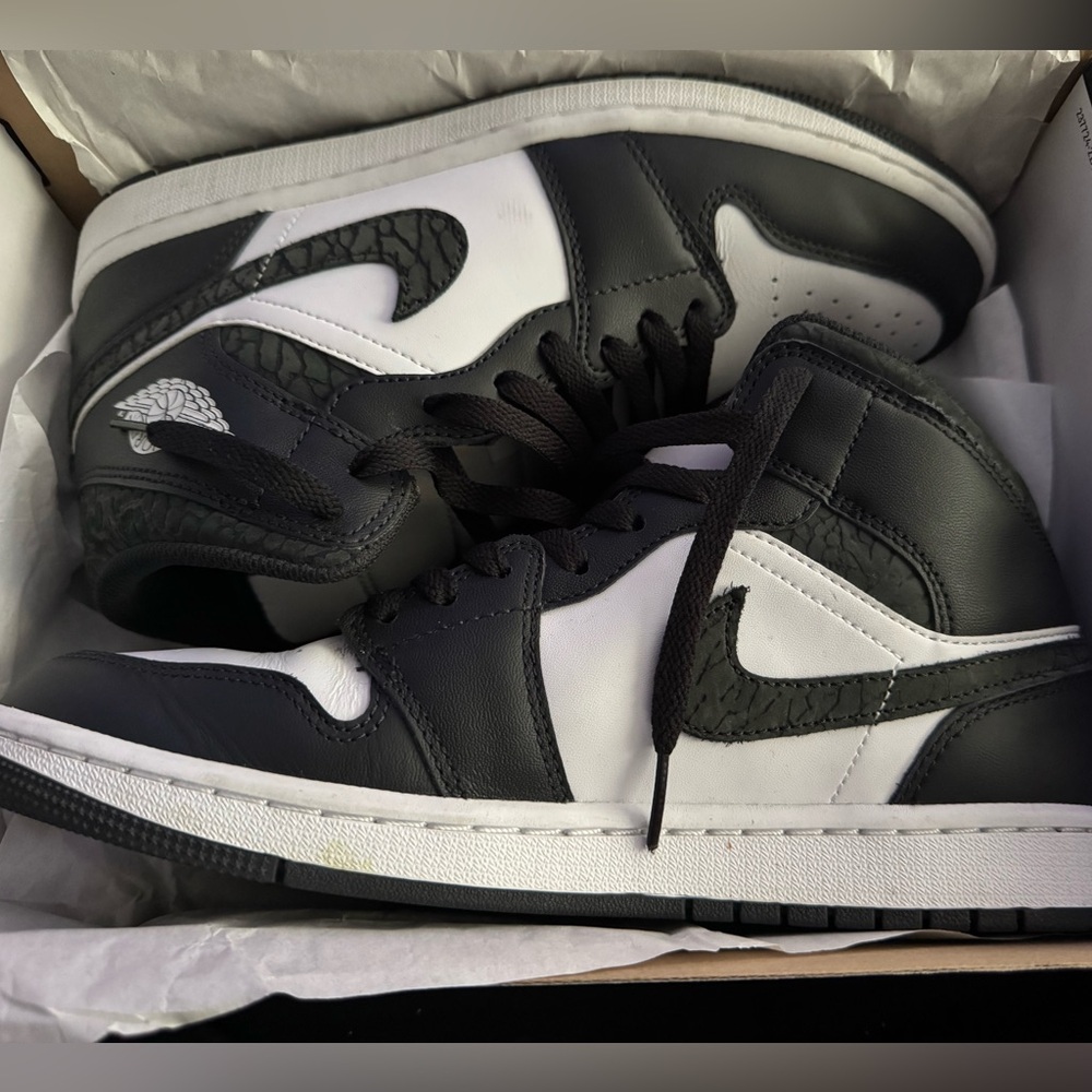 Mens like new Air Jordans